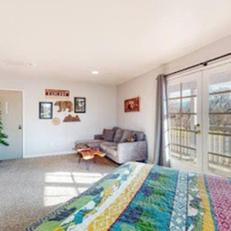 Couples Hideout In Heart Of Oakhurst Eksteriør billede